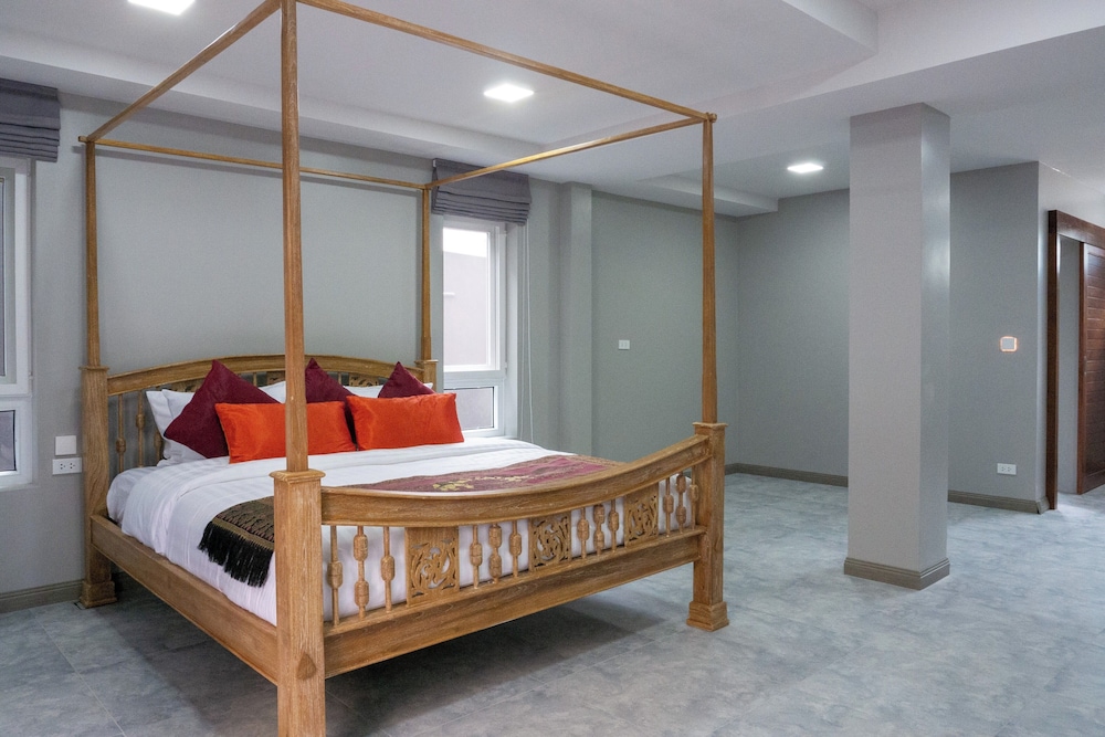 4BR Villa Ideal for Groups Families V262