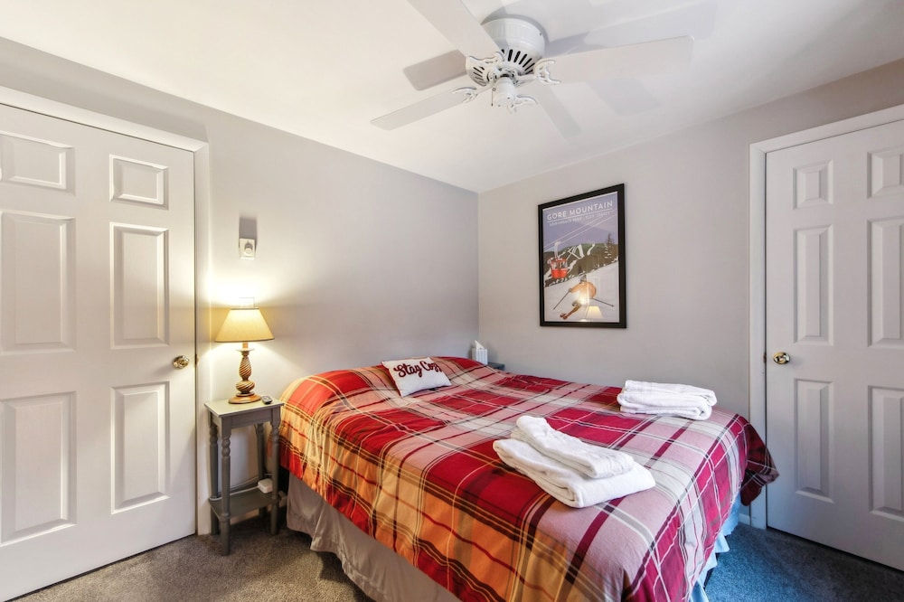 Tannery 64h - Family Retreat With Modern Comforts 3 Bedroom Townhouse by The Summit at Gore Mountain