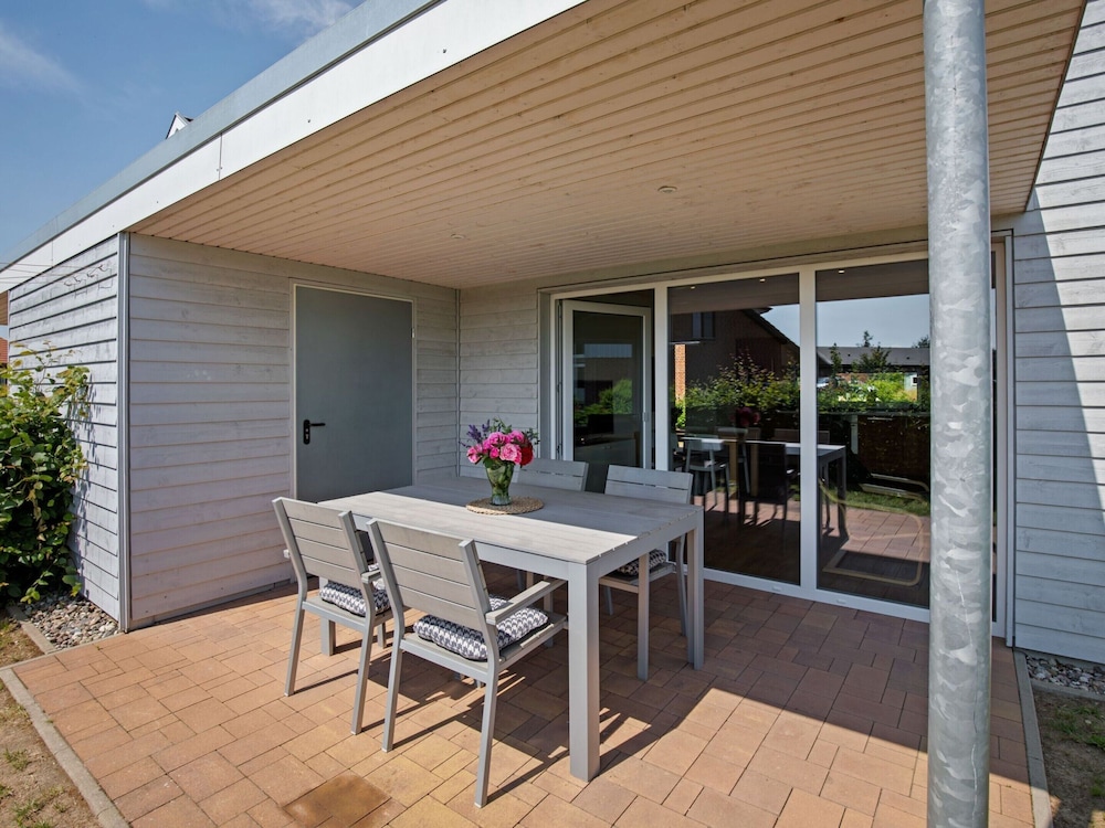 Charming Holiday Home in Zierow Near Seabeach