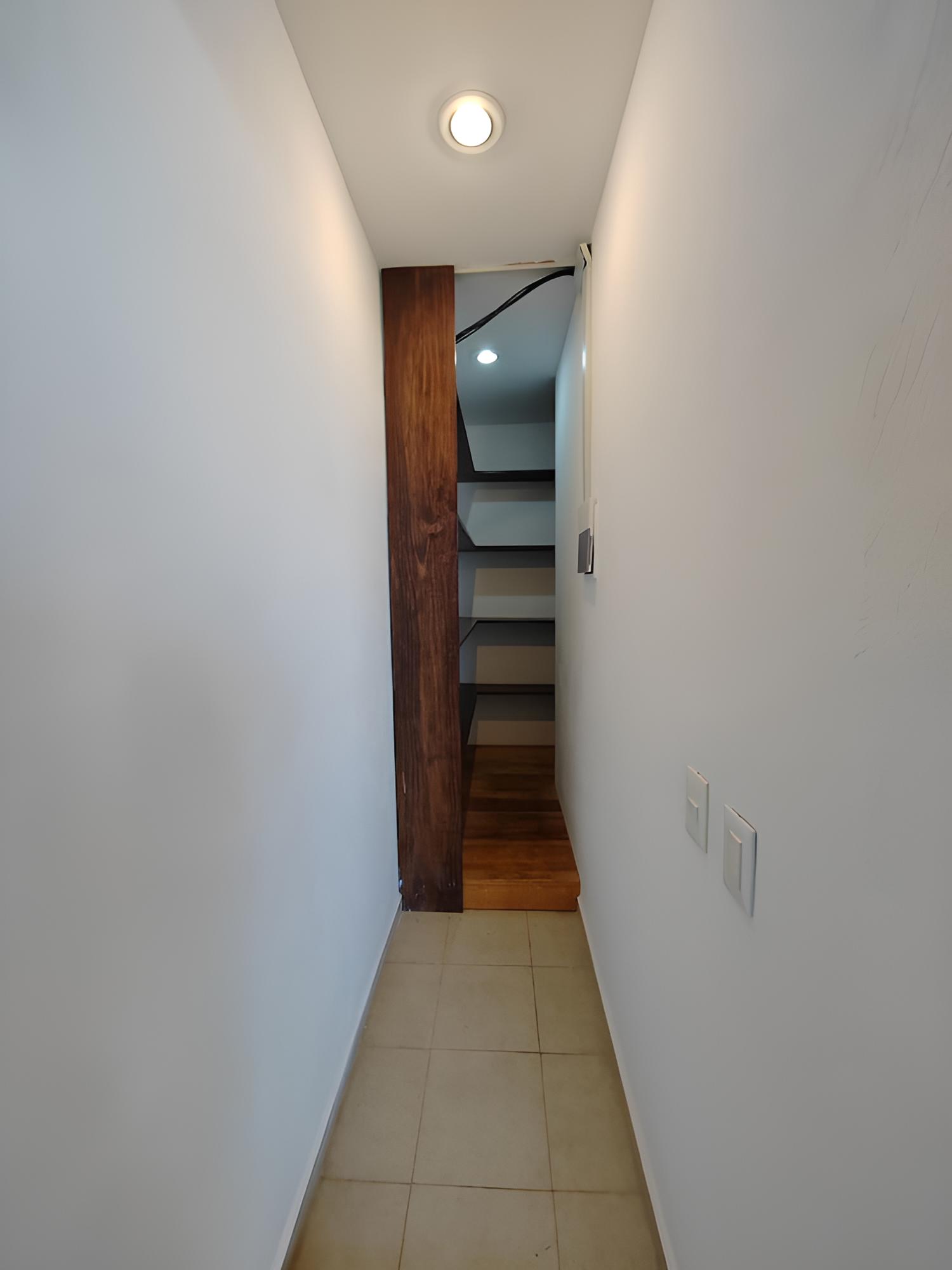 Photo 33