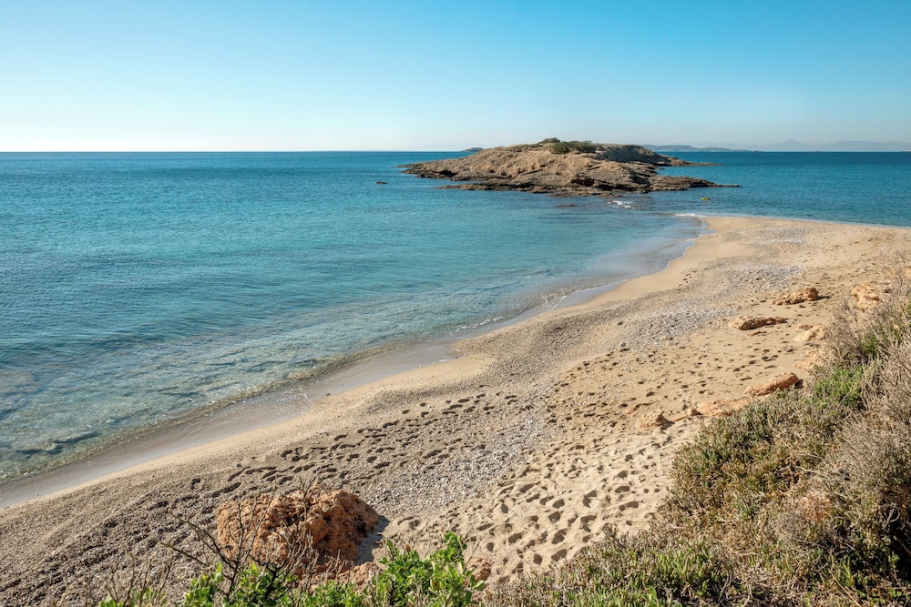 Paradise Beachfront Villa Athenian