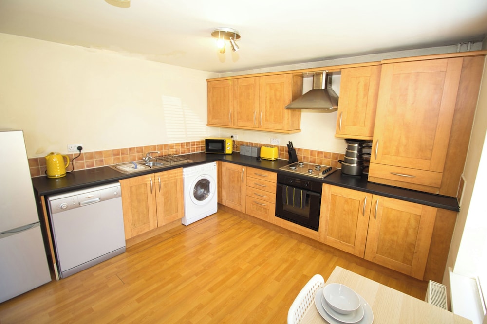 Modern Apartment - Quiet Location