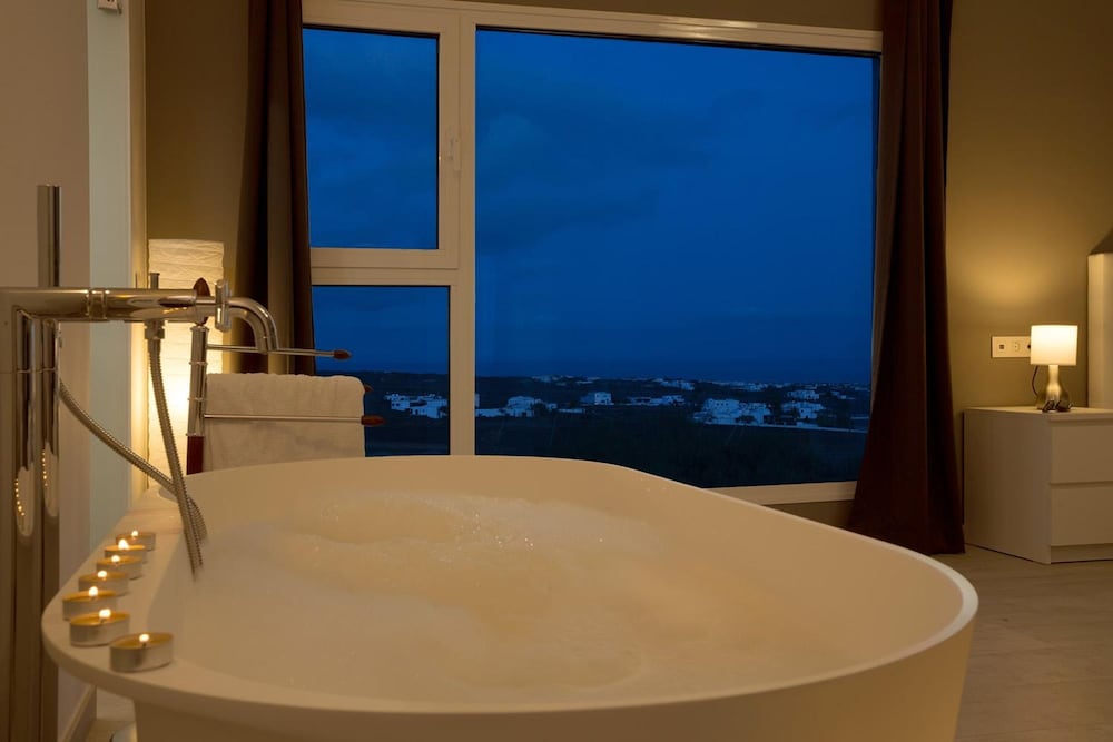 The View in T as With 4 Bedrooms and 4 Bathrooms