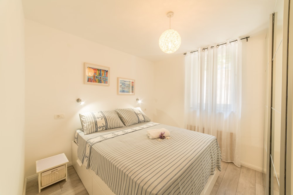 Apartment Nona near Beach