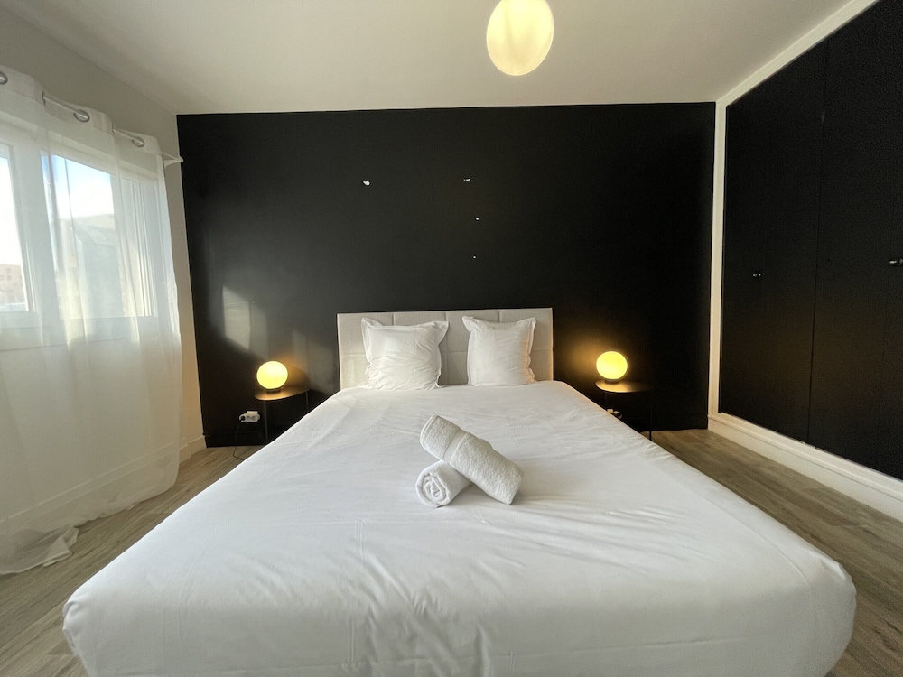Apartment in Le Mans Near Train Station