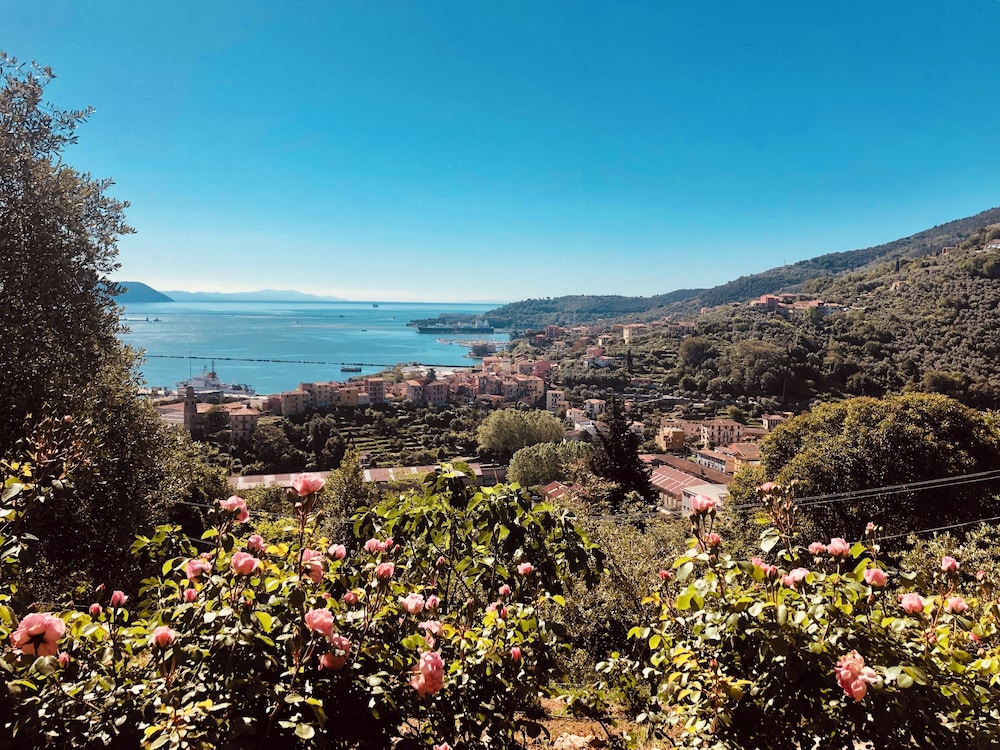 Mira-mare Apartments & Suites