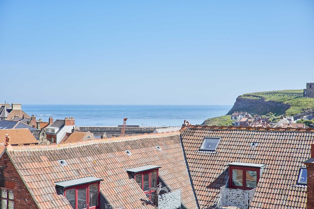 Host Stay Admiral s View