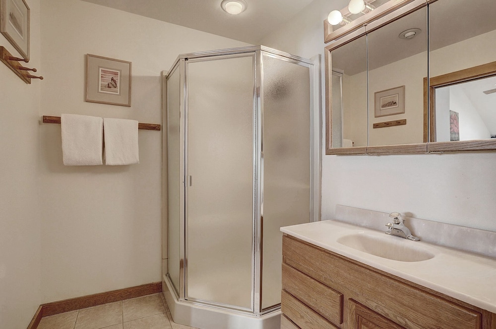 Pet Friendly Ski-In Ski-Out Right By The Lift and Golf Course - FP310 by Redawning
