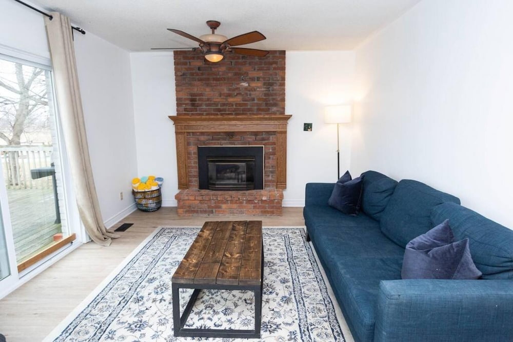 The Porch - In Wellington Perfect Spot to Relax - Image 3