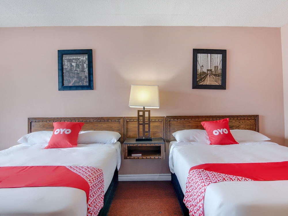 Falls Inn Near Casino Niagara By OYO - Image 2