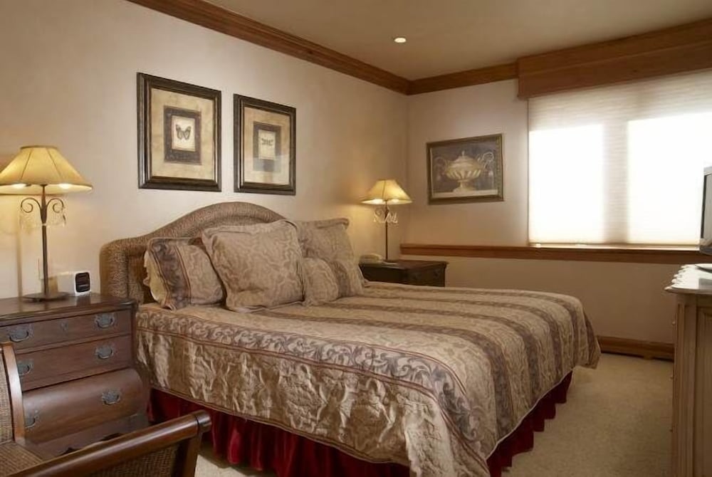 Baby Doe Chateau - 6 Bedrooms Home