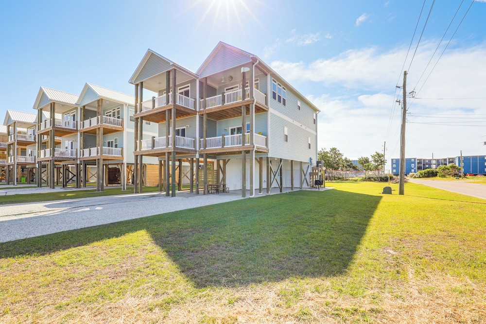 Walk to the Beach: North Topsail Beach Duplex view 4
