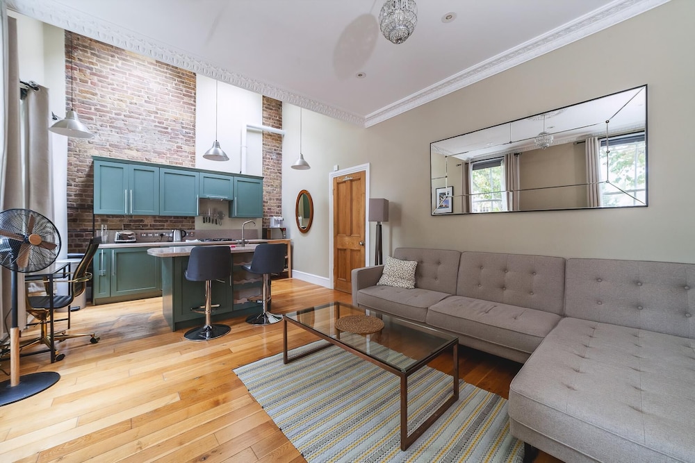 Charming One-Bed Oasis in Hammersmith