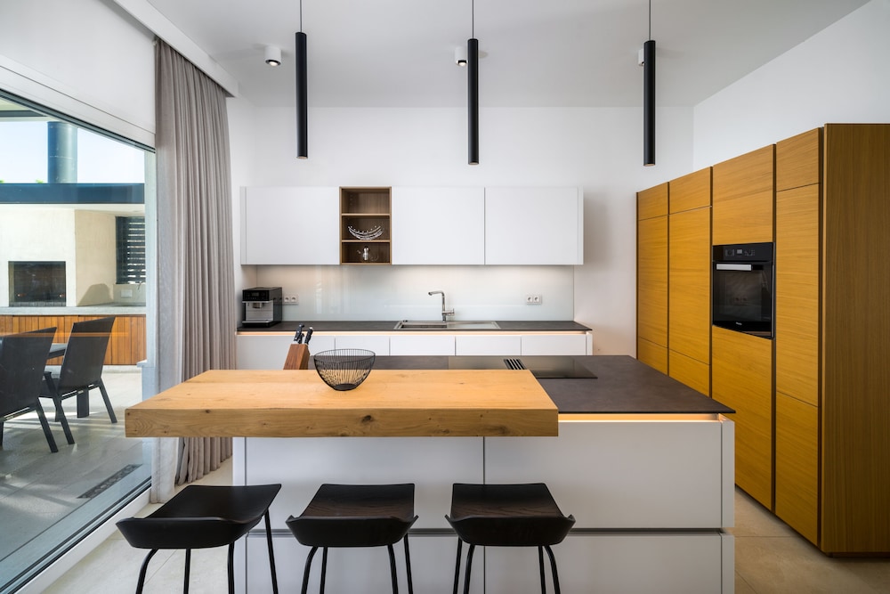 Acadia Beach Villas & Apartments, Slatine