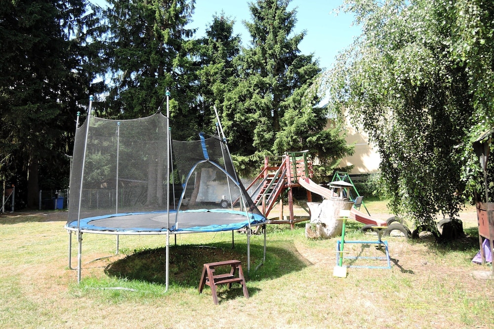 Lakeside Getaway With Family Amenities