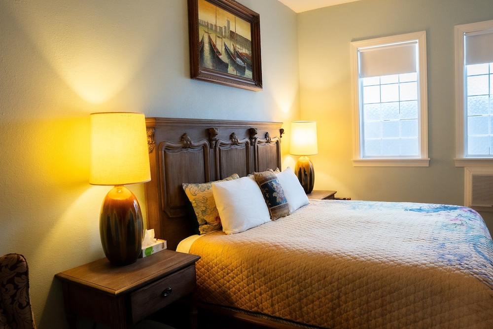 Oak Tree Hotel