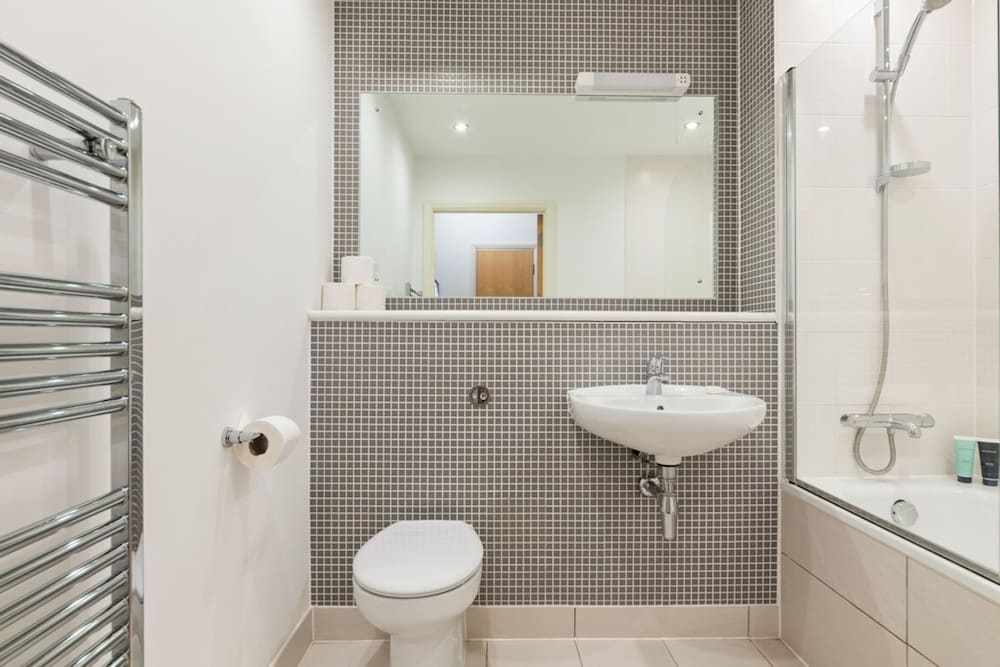 Beautiful 1 Bedroom Apartment in Shepherd's Bush
