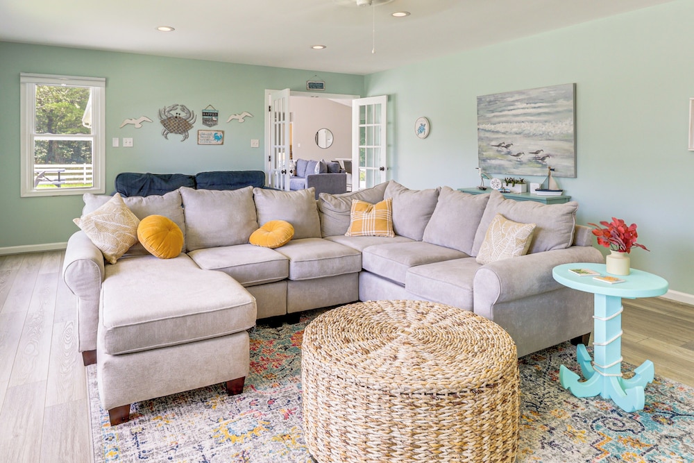 Boat Dock & Kayaks: Waterfront Home in Deltaville!