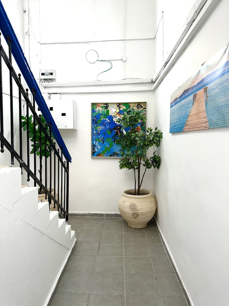 Ha-Carmel Market Apartment