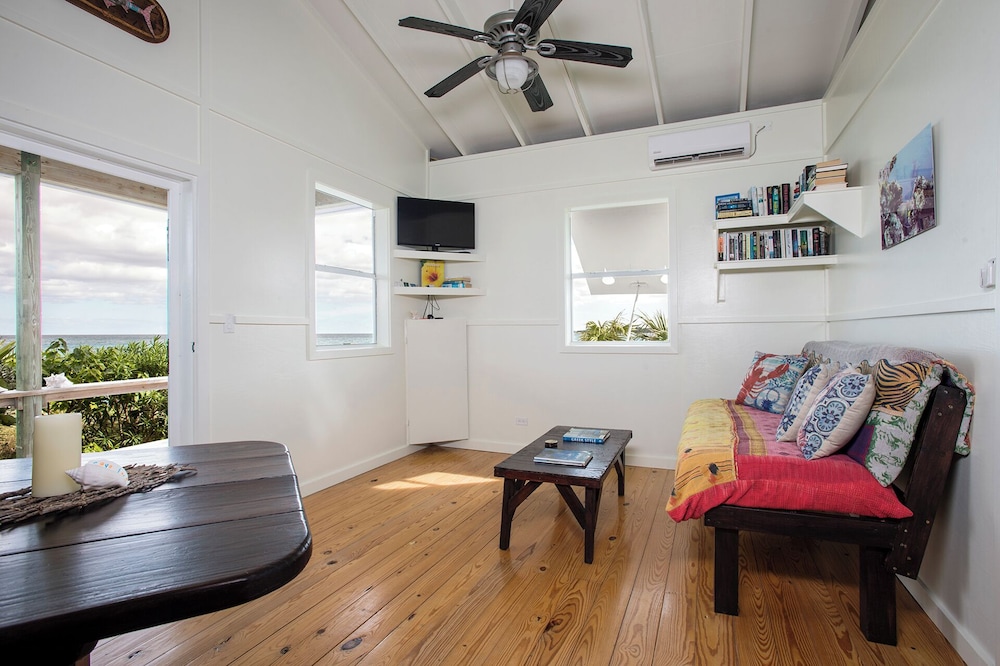 Cayo Loco Getaway: Private Beachfront Haven photo 3