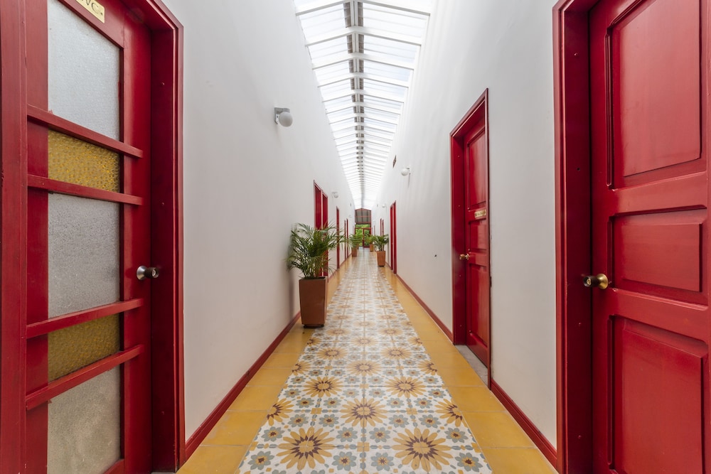 Hacienda Venecia Main House & Coffee Lodge