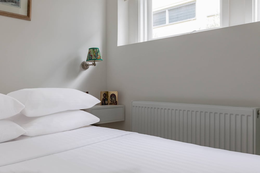 Alba Place III by Onefinestay
