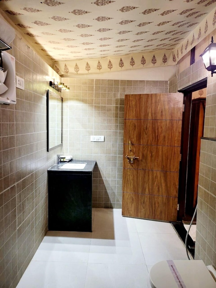 Aura Gold Resort