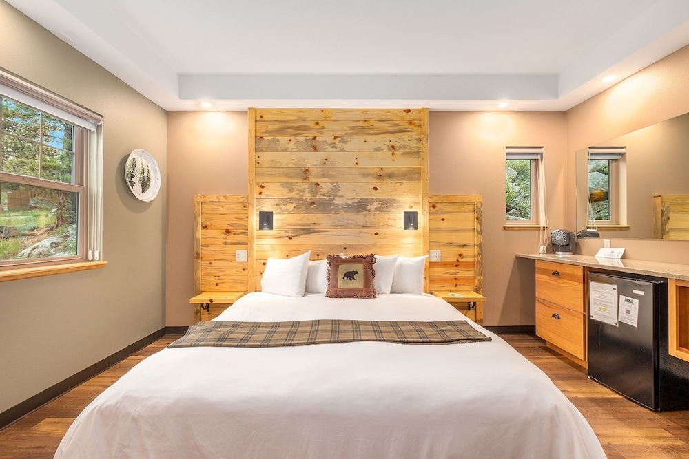 Solitude Bear Room Ada 103 - Estes Park 1 Bedroom Studio by RedAwning - Property Image 20