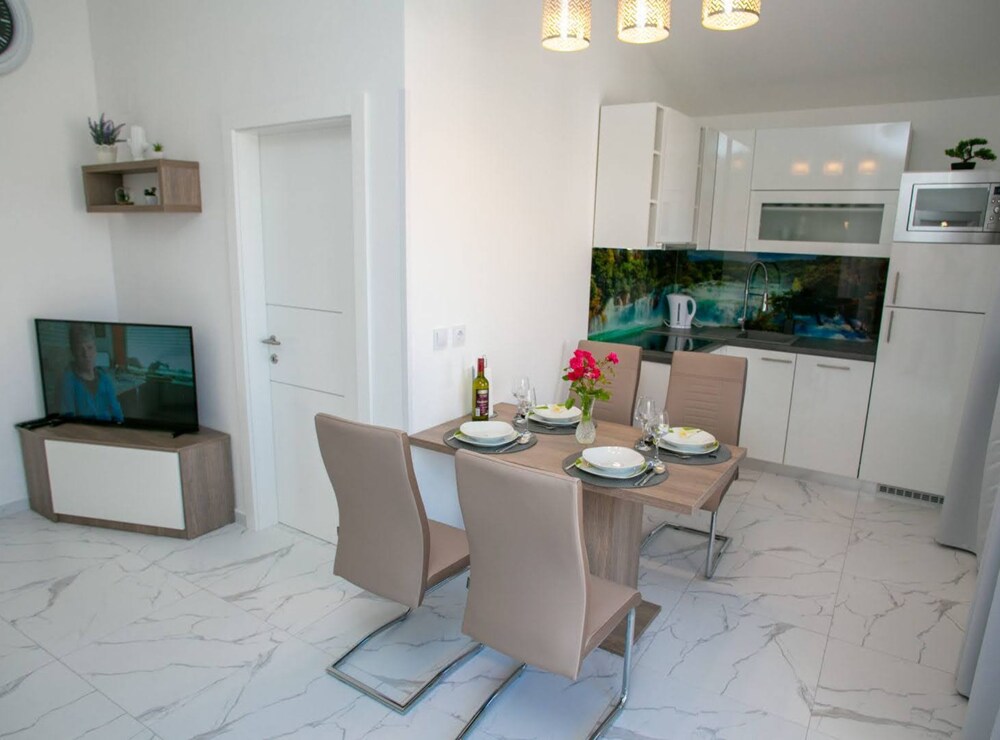 Apartments Sun Dance 2 With Heated Pool