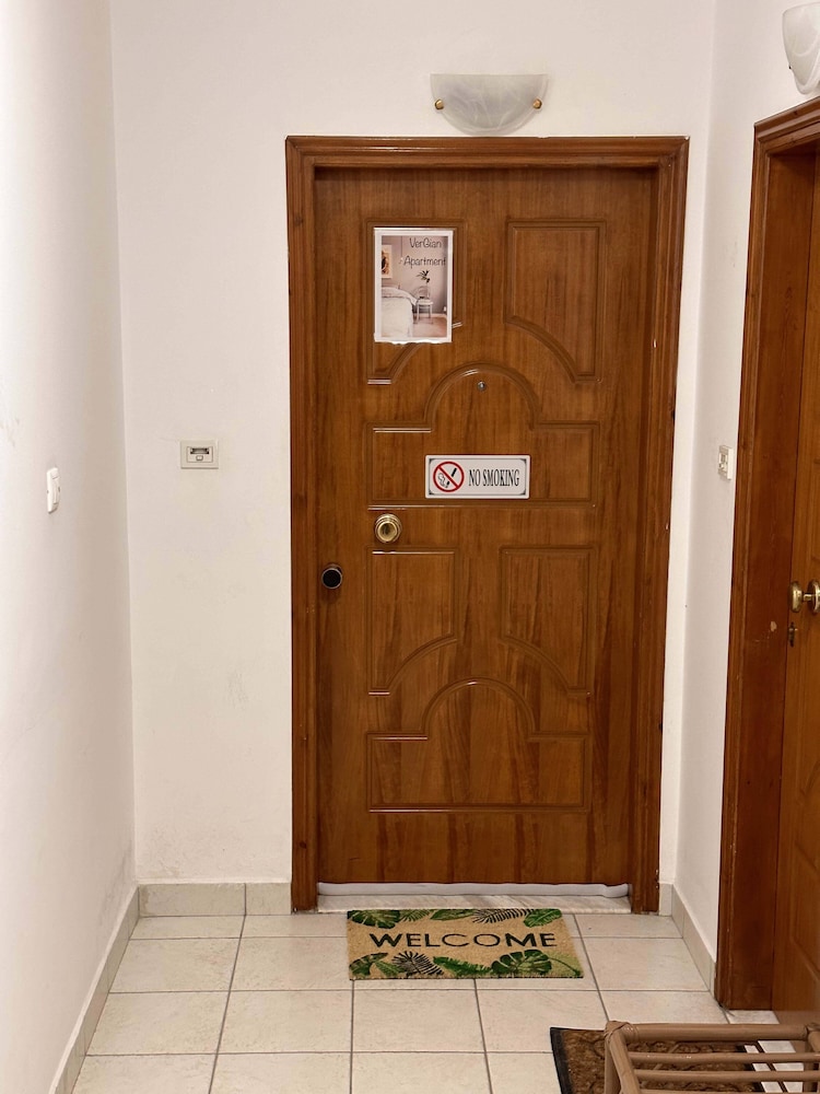 VerGian Brand New Apt at Agioi Theodoroi view 4