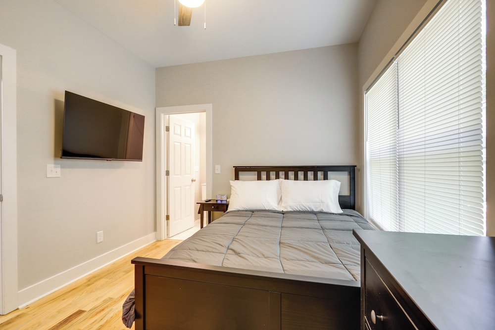 9 Mi to Dtwn Atl: Pet-friendly Apt w/ Yard