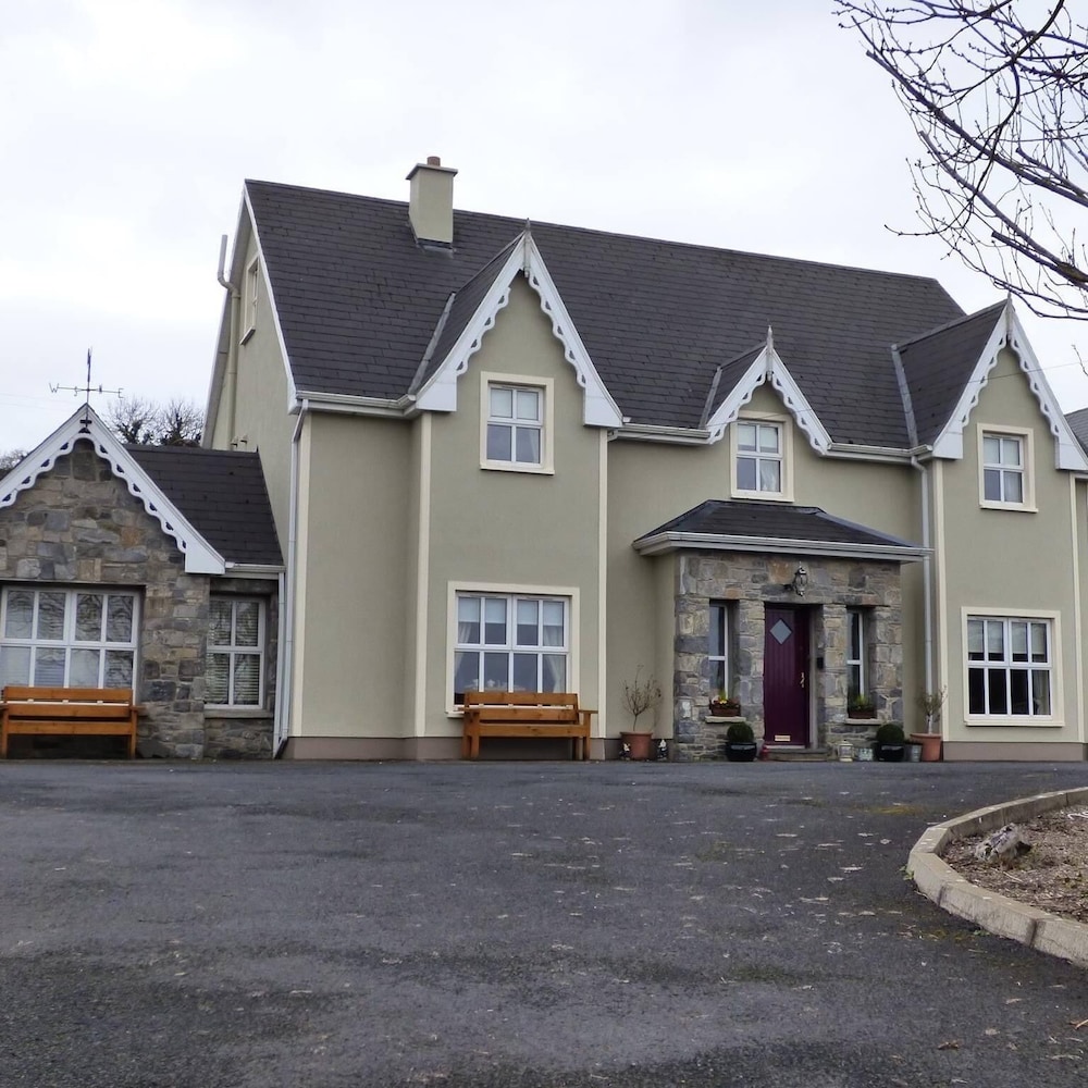 Hotel Parkhouse Bed and Breakfast - Image 1