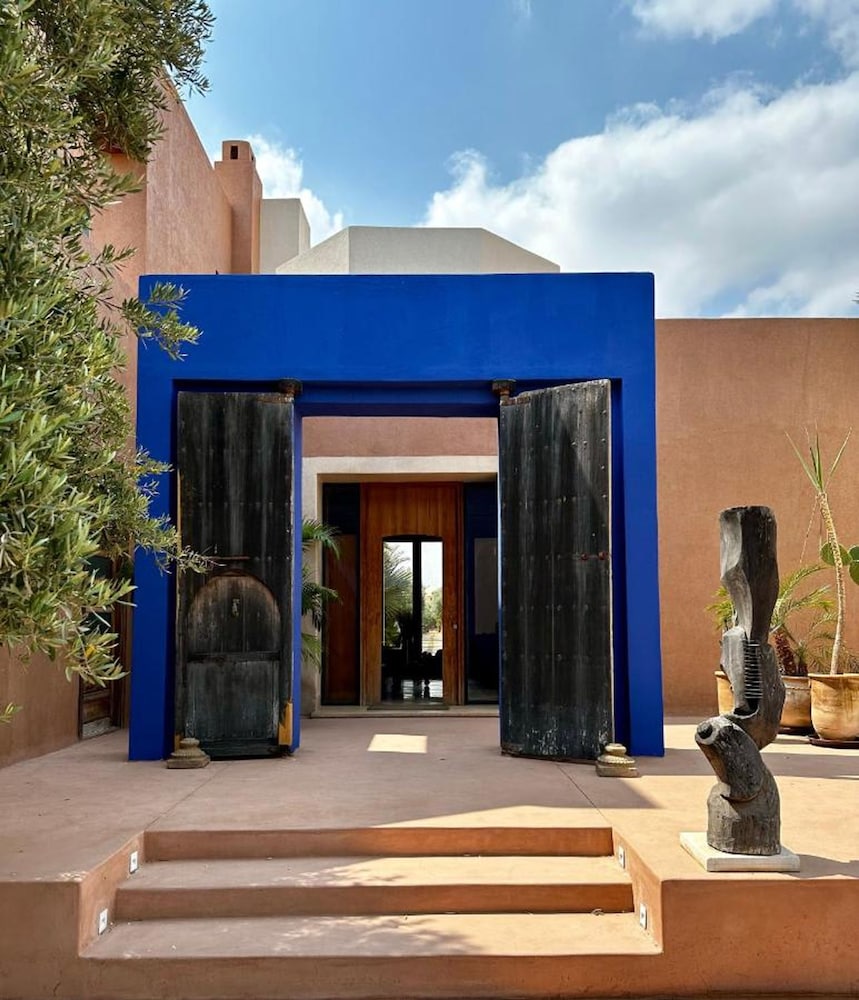 The Garden of Siredrah an Oasis With Pool and Hammam