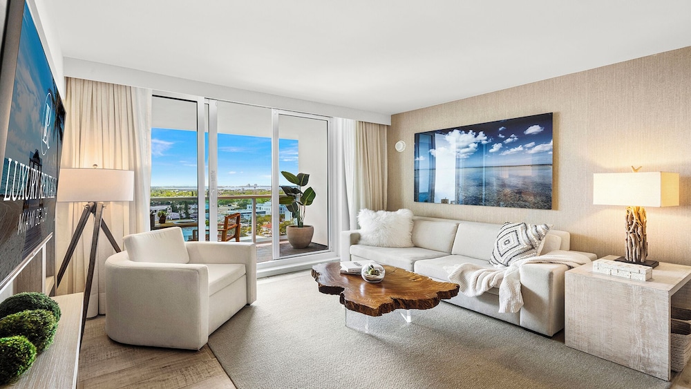 Luxury Vacation Rentals at 1 Hotel & Homes by LRMB