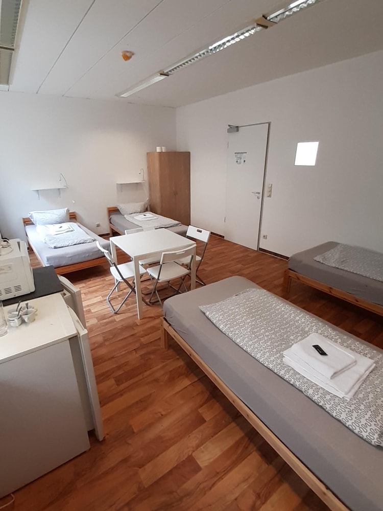 2-Rent Group Hostel Zimmer&Apartments GKP2