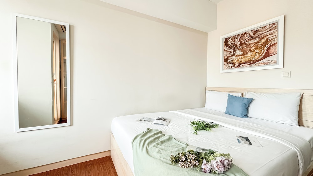 Cozy Studio Apartment Near Binus At Springlake Summarecon Bekasi