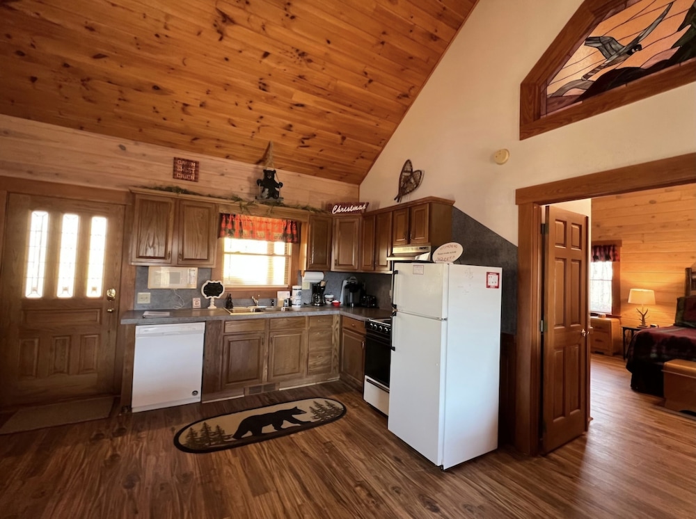 Falcon Crest 1 Bedroom Cabin