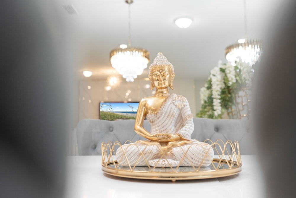 Brand NEW Luxury 10bedrooms At Windsor Island