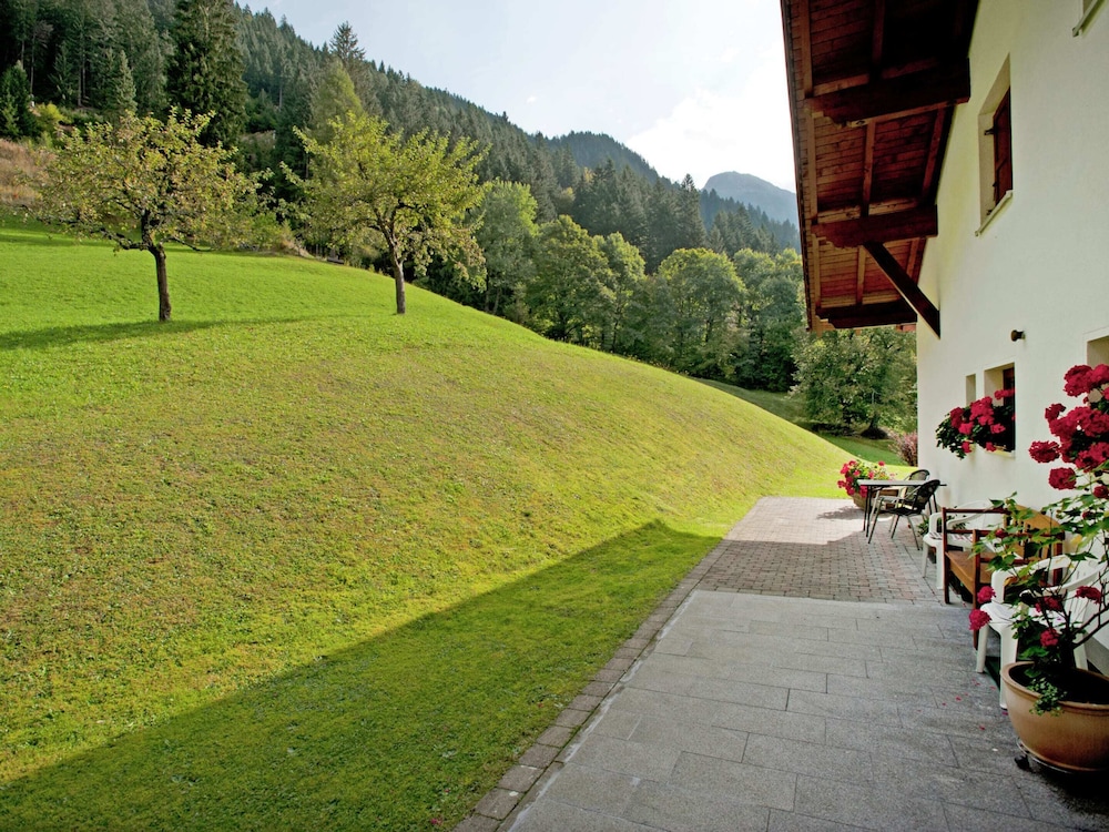 Photo 18