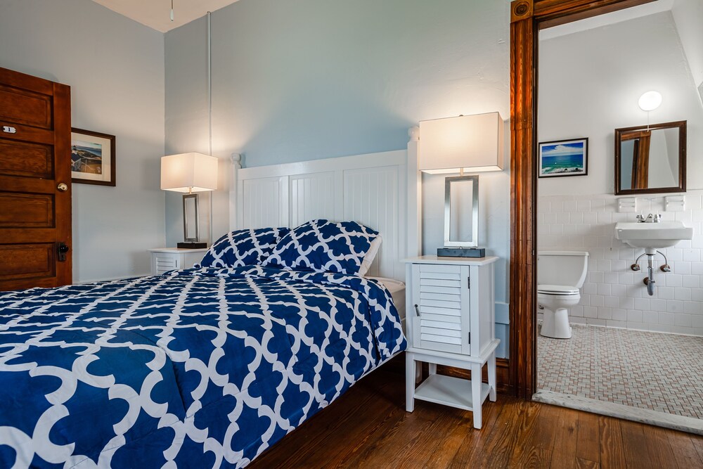 Narragansett Inn