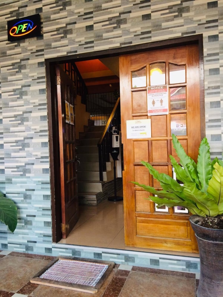 B&J Guesthouse and Functions Inc