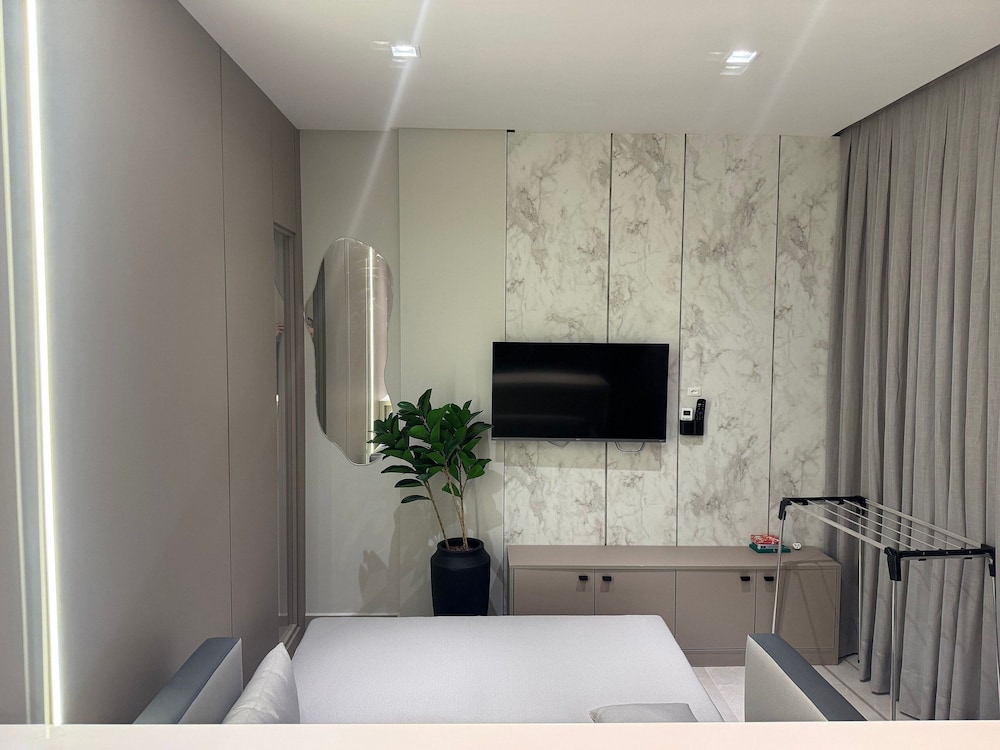 Elegance Residence