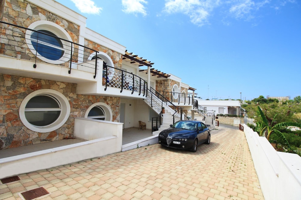 Gregoriana Front Beach en Patu