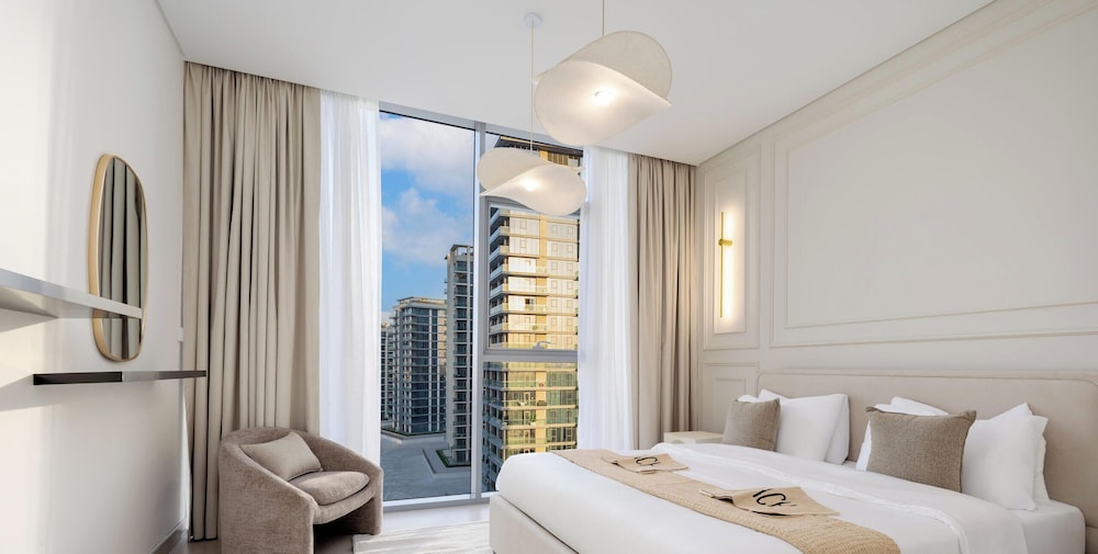 LUX The Burj Khalifa Lagoon View Suite 5