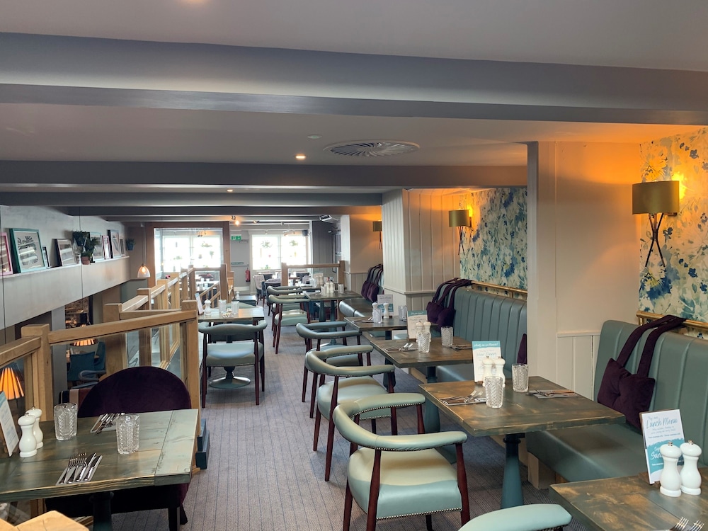 Romsey Vacations - Potters Heron Hotel - Property Image 9