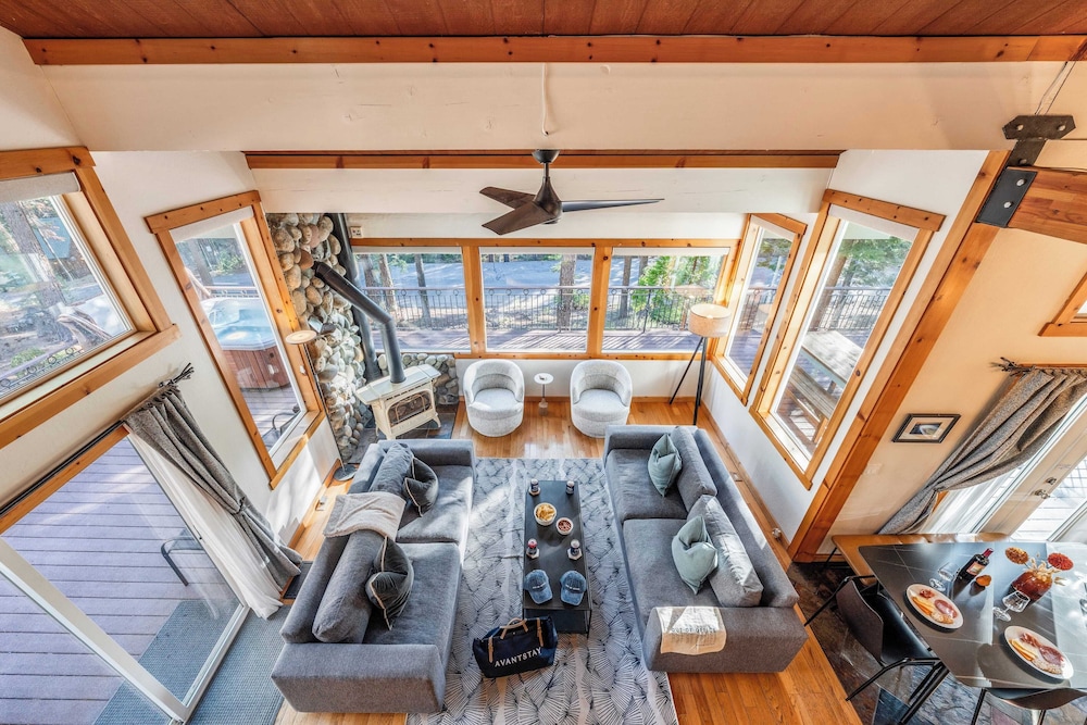 Year-round Tahoe Escape With Hot Tub & Outdoor Dining Timberline Haven by Avantstay