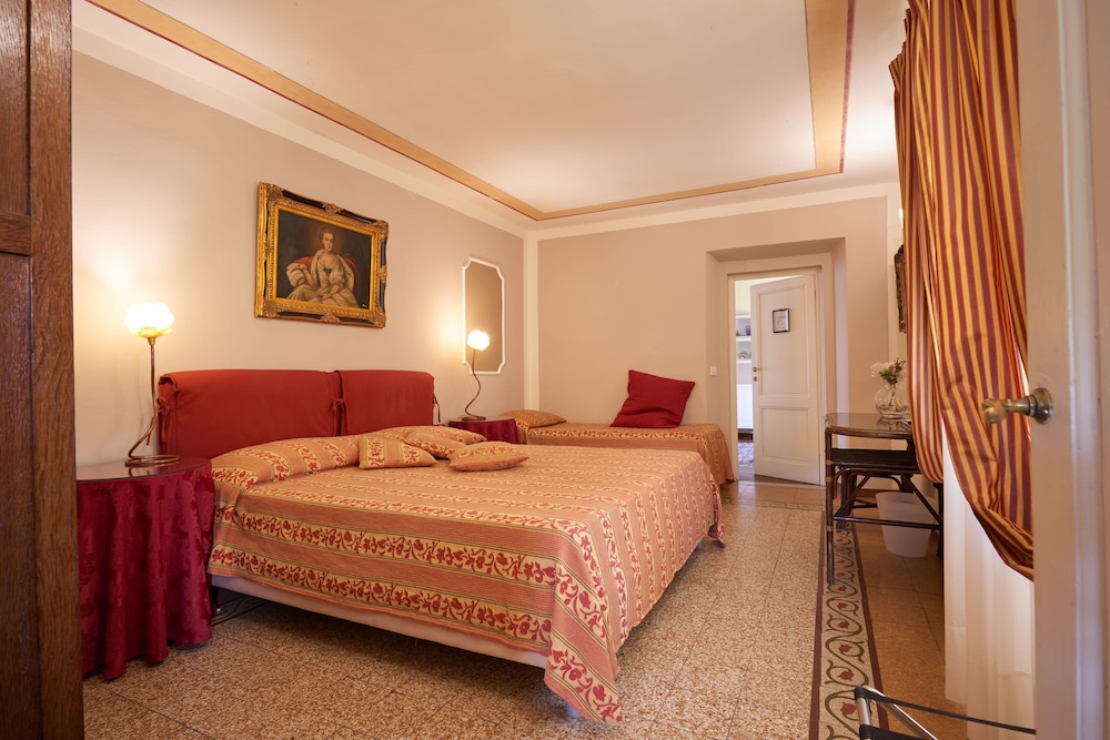 Ape Rosa Relais