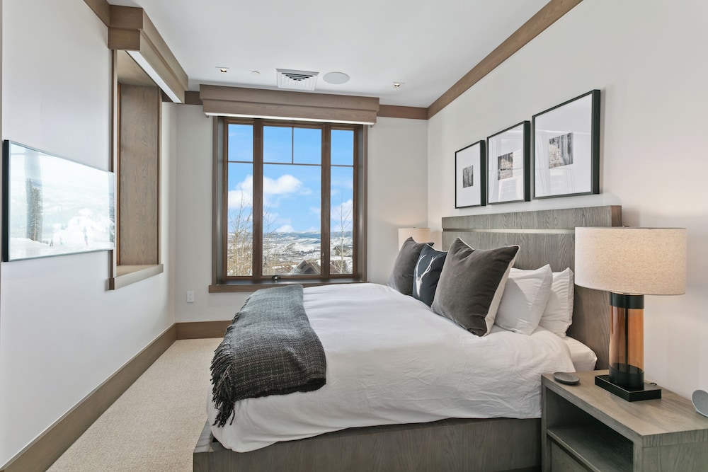 The Residences at The Tower-3 Bedroom Deluxe #6 3 Condo