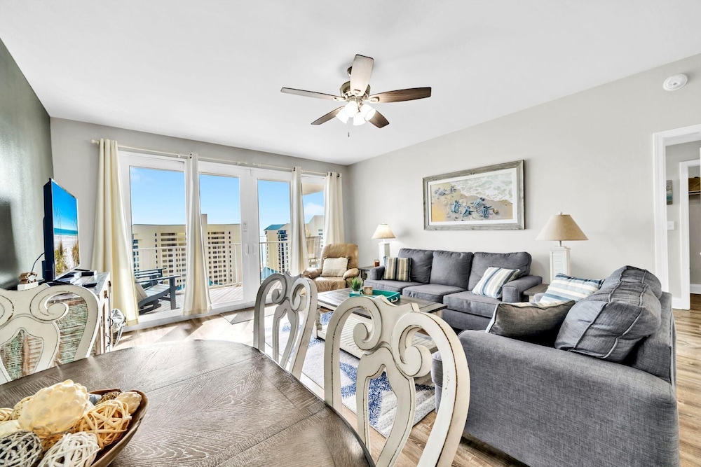 Laketown Wharf 906