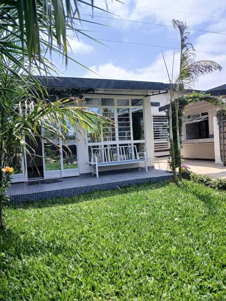 Rofty Vacation Home Utawala view 2